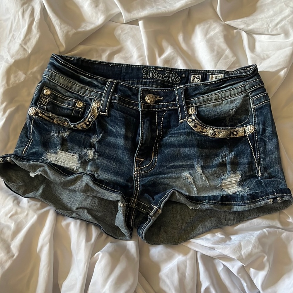 Size 29 MissMe Jean shorts warn very few times. Great conditions!
